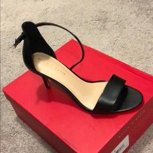 Brand new kitten heel sandal